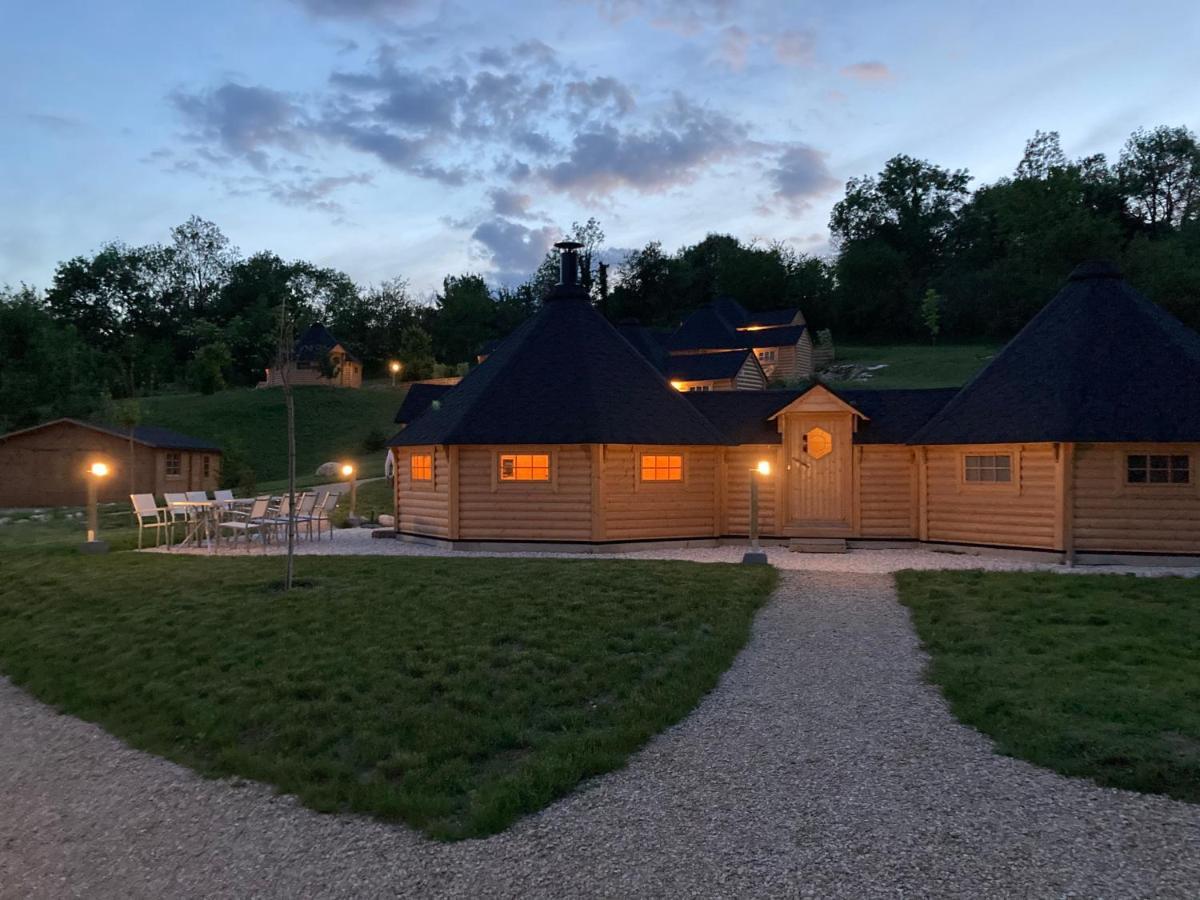 Aux Kotas Finland'Ain Villa Izieu Bagian luar foto