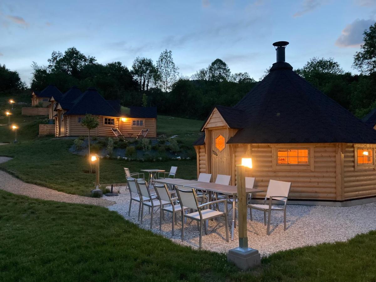 Aux Kotas Finland'Ain Villa Izieu Bagian luar foto